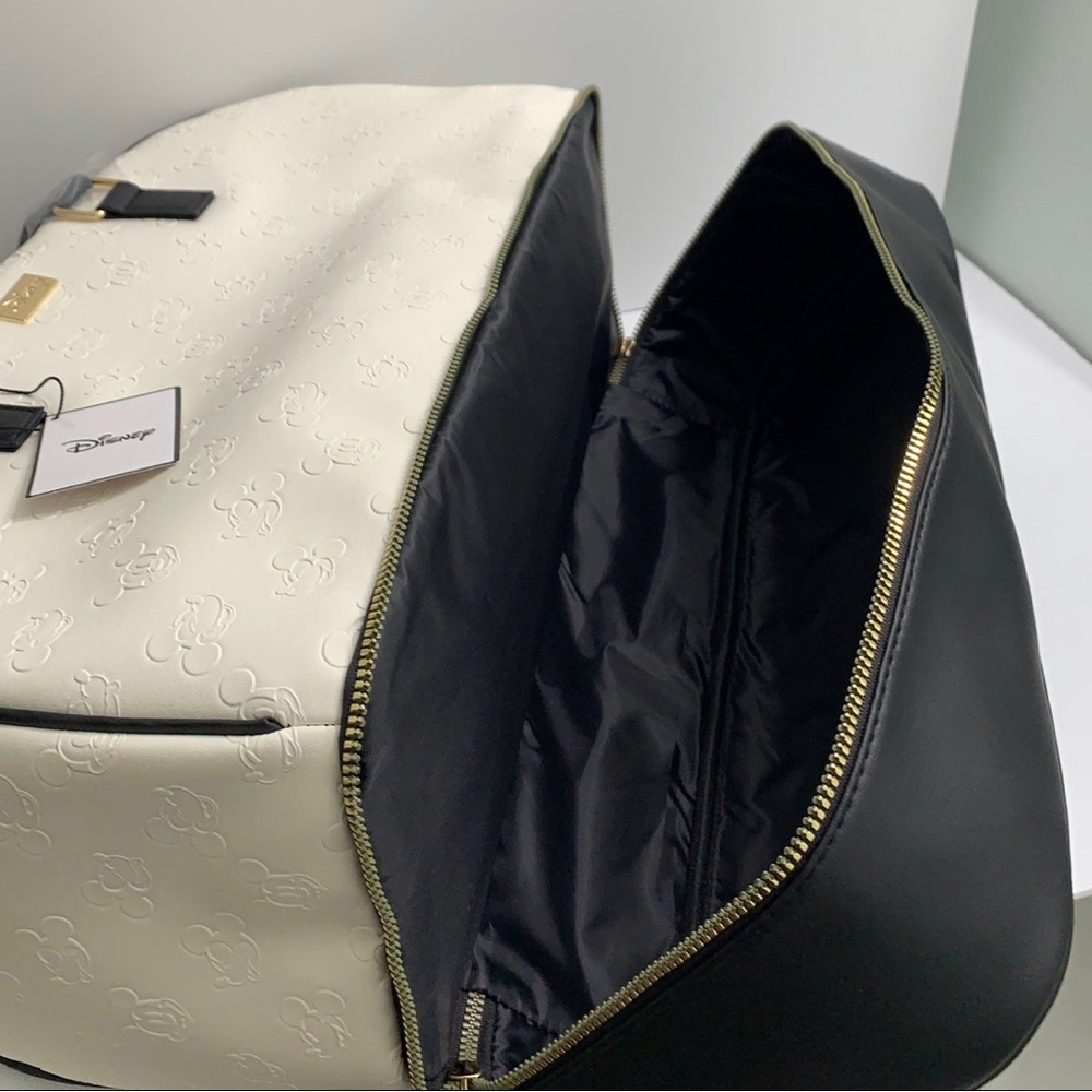 Mickey Mouse Weekender Bag - Picture 6 of 7